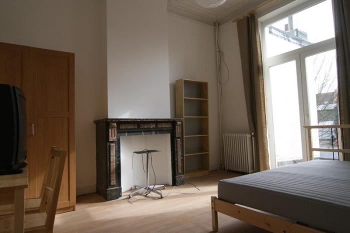 Kot 16 m² in Brussel Elsene : kerkhof
