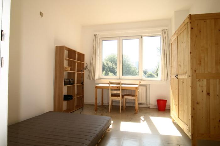 Shared housing 20 m² in Brussels Ixelles : cimetiere