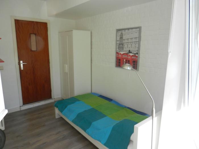 Shared housing 11 m² in Brussels Ixelles : cimetiere