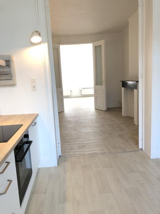 cuisine, salon et chambre