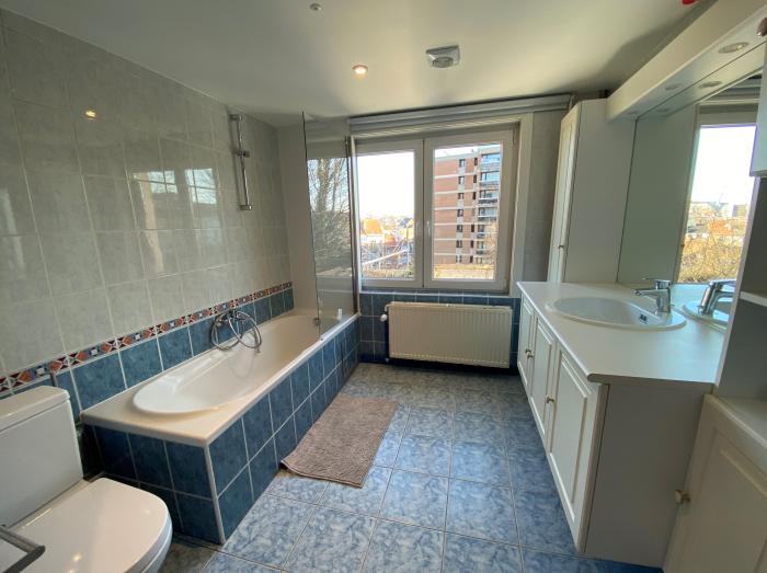 Flagey 05 Bathroom