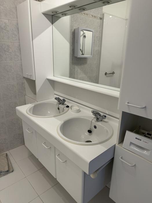 Salle de bain double lavabo