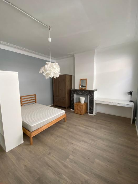 Kot 20 m² in Brussel Elsene : kerkhof