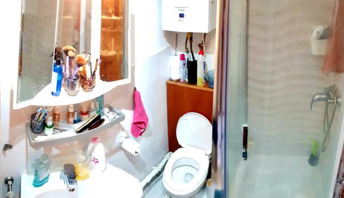 🗾 FR 🌁 Salle de douche moderne, où les serviettes rêvent d’être sur scène !
🌆 NL 🌇 Moderne doucheruimte, waar handdoeken ervan dromen op het podium te staan !
🎆 EN 🎇 Modern shower room, where towels dream of being on stage!