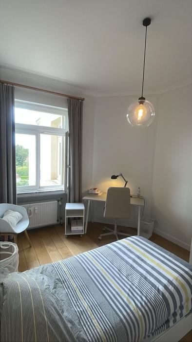 Chambre single avec bureau