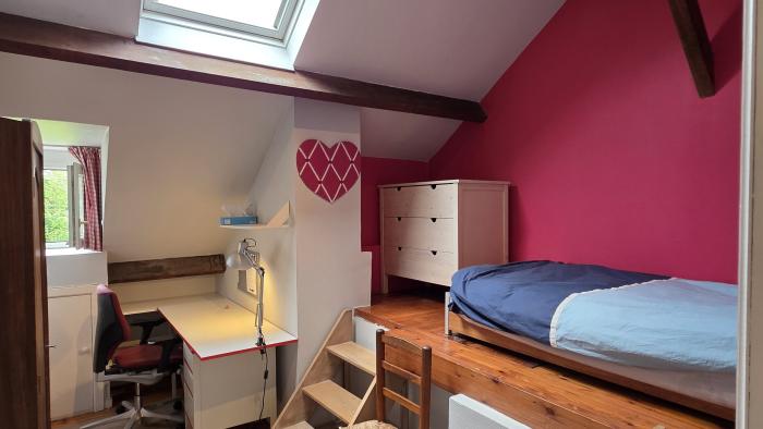 Room in owner's house 12 m² in Brussels Kraainem / Wezembeek