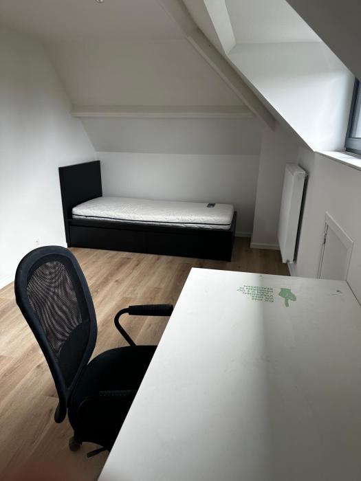 Room in owner's house 35 m² in Brussels Kraainem / Wezembeek