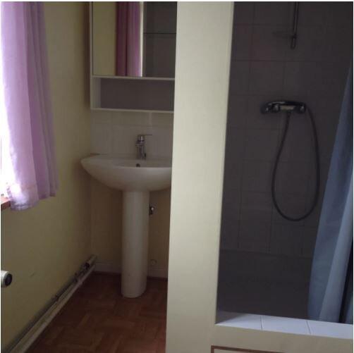 Room in owner's house 13 m² in Brussels Ixelles : cimetiere