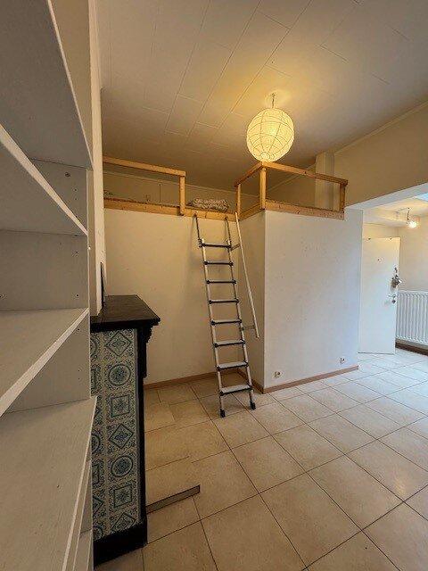 合租房 15 m² 在 Brussels Ixelles : Namur / Flagey