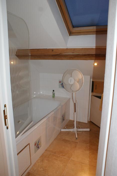 Bathroom shower & tub