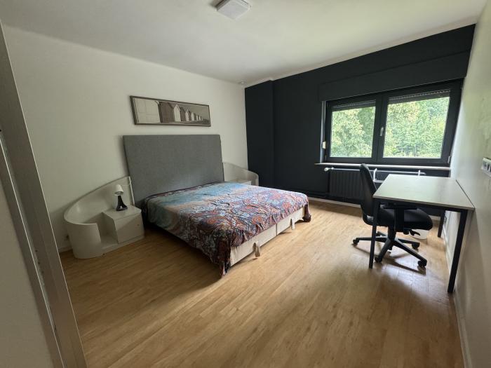 Chambre avant gauche
