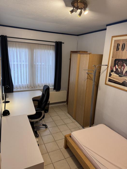 Room in owner's house 14 m² in Brussels Anderlecht