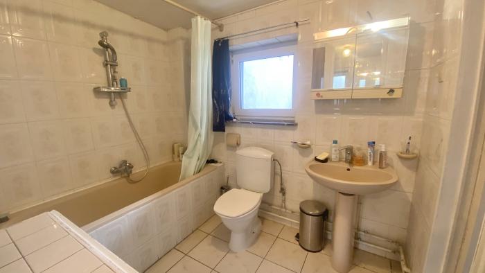 Bathroom common