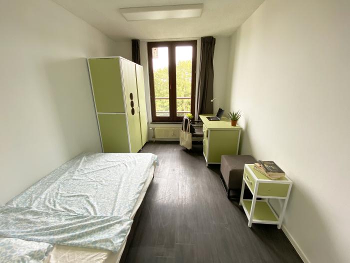 学生宿舍 16 m² 在 Brussels Saint-Gilles