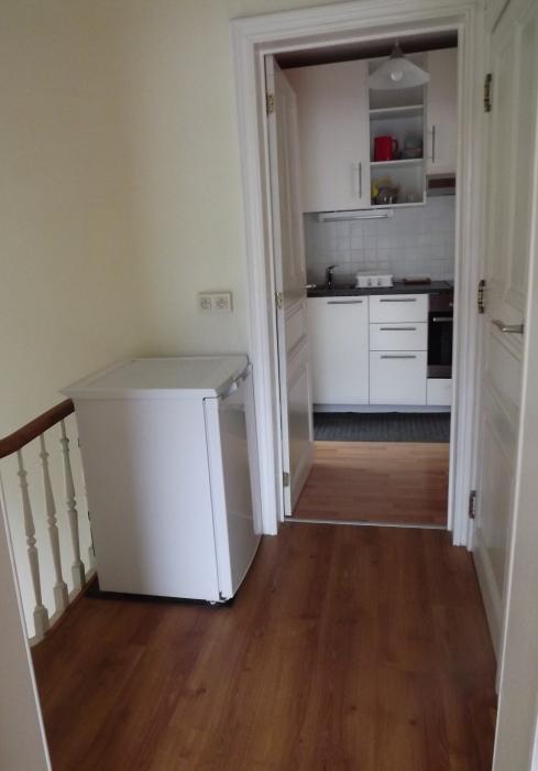 Pallier avec frigo et WC