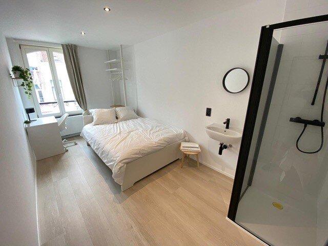 共享租房 11 m² 在 Brussels Ixelles : Namur / Flagey