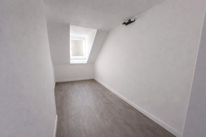 Seconde pièce en L de 14 m²