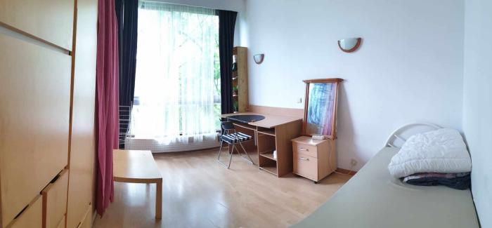 Kot bij bewoner 14 m² in Brussel Elsene : kerkhof