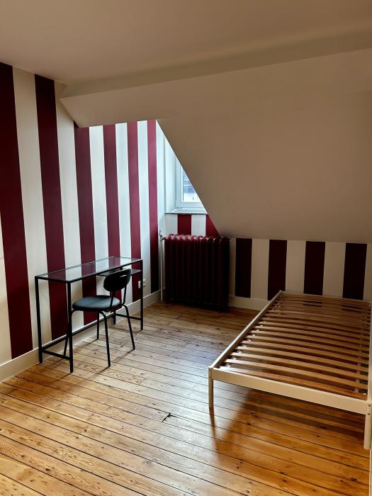 合租房 14 m² 在 Brussels Ixelles : Namur / Flagey