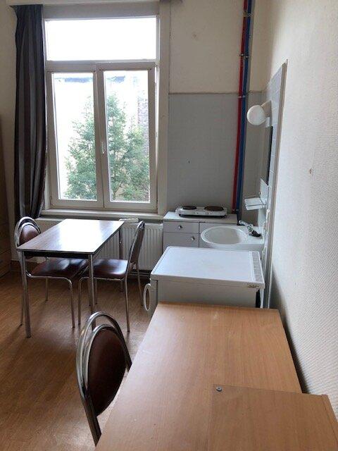 Kot 18 m² in Brussel Elsene : kerkhof