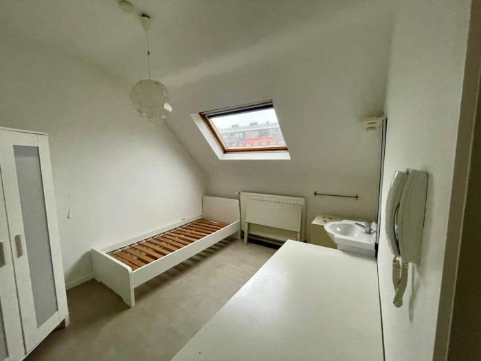 合租房 13 m² 在 Brussels Forest