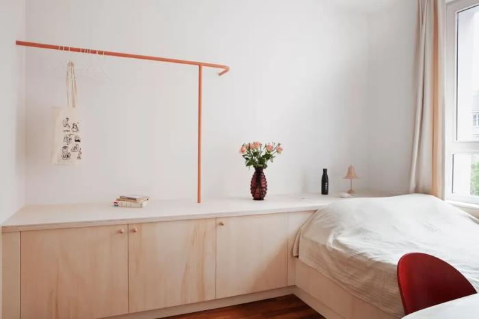 Bedroom (second view)