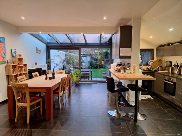 共享租房 250 m² 在 Brussels Anderlecht