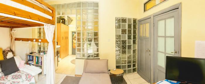 Studio 64 m² in Brussels Jette