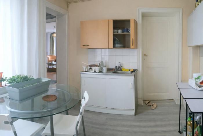 🍼 FR 🥛 SOUS LA LUMIÈRE LAITEUSE DU JOUR, TOUT PARAÎT PLUS DOUX🥤NL🧋IN HET ZACHTE, MELKWITTE DAGLICHT KRIJGT ALLES EEN MILDERE GLOED 🥂 EN 🍻 BENEATH THE DAY’S MILKY LIGHT, EVERYTHING TAKES ON A SOFTER GLOW.