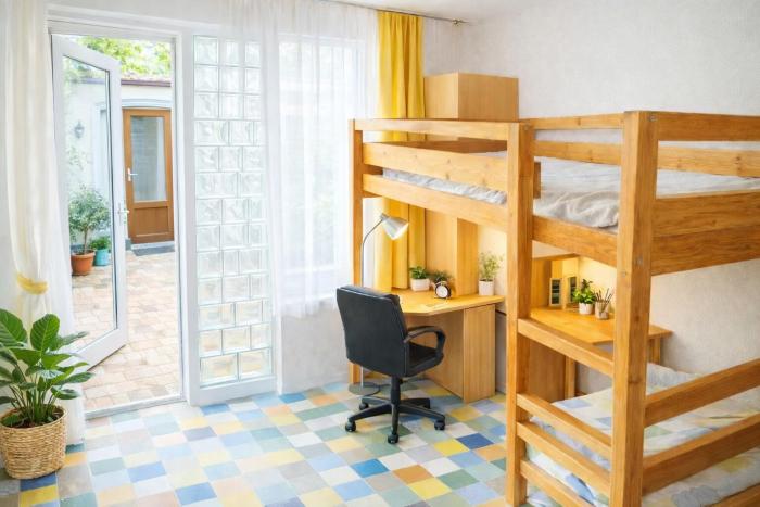 🟢 FR 💚 𝑼𝑵𝑬 𝑻𝑬𝑹𝑹𝑨𝑺𝑺𝑬 𝑶𝑼̀ 𝑳𝑬 𝑫𝑰̂𝑵𝑬𝑹 𝑷𝑹𝑬𝑵𝑫 𝑳’𝑨𝑰𝑹, 𝑳𝑬𝑺 𝑹𝑬𝑳𝑨𝑿 𝑭𝑳𝑬𝑼𝑹𝑰𝑺𝑺𝑬𝑵𝑻 𝑬𝑻 𝑳𝑬𝑺 𝑪𝑨𝑴𝑨𝑹𝑨𝑫𝑬𝑺 𝑺𝑶𝑵𝑻 𝑫𝑬𝑺 𝑰𝑵𝑽𝑰𝑻𝑬́𝑺 𝑫’𝑯𝑶𝑵𝑵𝑬𝑼𝑹 💙 NL 🔵 𝑬𝑬𝑵 𝑻𝑬𝑹𝑹𝑨𝑺 𝑾𝑨𝑨𝑹 𝑯𝑬𝑻 𝑫𝑰𝑵𝑬𝑹 𝑬𝑬𝑵 𝑳𝑼𝑪𝑯𝑻𝑱𝑬 𝑺𝑪𝑯𝑬𝑷𝑻, 𝑫𝑬 𝑳𝑰𝑮𝑺𝑻𝑶𝑬𝑳𝑬𝑵 𝑩𝑳𝑶𝑬𝑰𝑬𝑵 𝑬𝑵 𝑫𝑬 𝑲𝑳𝑨𝑺𝑮𝑬𝑵𝑶𝑻𝑬𝑵 𝑬𝑹𝑬𝑮𝑨𝑺𝑻𝑬𝑵 𝒁𝑰𝑱𝑵 💜 EN 🟣 𝑨 𝑻𝑬𝑹𝑹𝑨𝑪𝑬 𝑾𝑯𝑬𝑹𝑬 𝑫𝑰𝑵𝑵𝑬𝑹 𝑮𝑬𝑻𝑺 𝑺𝑶𝑴𝑬 𝑭𝑹𝑬𝑺𝑯 𝑨𝑰𝑹.