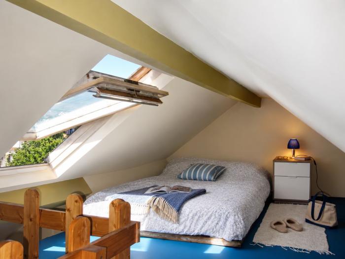 🥱 FR 🛏️ RESPIRER LA VIE, S’ABANDONNER AU SOMMEIL, ET SE RÉVEILLER PLUS LÉGER. 🌗 NL 😴 ADEM HET LEVEN IN, GEEF JE OVER AAN DE SLAAP EN WORD LICHTER WAKKER. 
🌓 EN 🛌 BREATHE IN LIFE, SURRENDER TO SLEEP, AND AWAKEN LIGHTER.