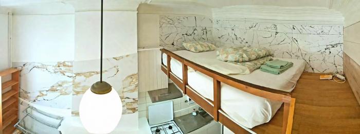 🌔FR🌖 Il est attrayant de dormir dans un nuage qui ne s'évapore jamais
🌔NL🌖 Het is aantrekkelijk om te slapen in een wolk die nooit verdampt 
🌔EN🌖 It is attractive to sleep in a cloud that never evaporates.