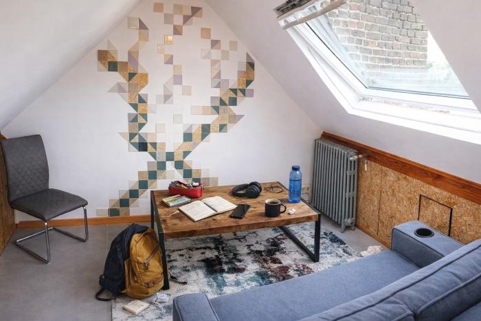 🦋 FR 🐦‍🔥 4 places assises pour bosser en groupe … ou transformer le coin en mini-apéro entre amis.
🦋 NL 🦜 Ruimte voor groepswerk met 4… of een onverwachte mini-borrel met vrienden.
🦋 EN 🦩 Room for group work (4 seats)… or for turning it into a spontaneous friend fest.