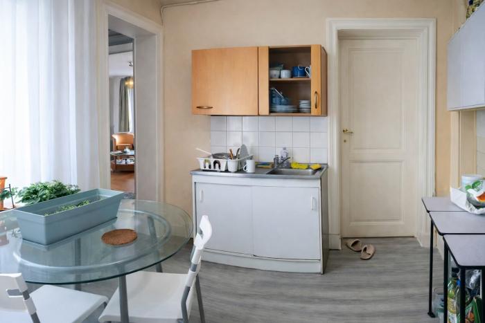 🍼 FR 🥛 SOUS LA LUMIÈRE LAITEUSE DU JOUR, TOUT PARAÎT PLUS DOUX🥤NL🧋IN HET ZACHTE, MELKWITTE DAGLICHT KRIJGT ALLES EEN MILDERE GLOED 🥂 EN 🍻 BENEATH THE DAY’S MILKY LIGHT, EVERYTHING TAKES ON A SOFTER GLOW.