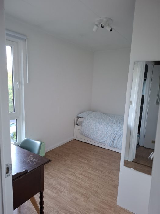 Room in owner's house 10 m² in Brussels Kraainem / Wezembeek