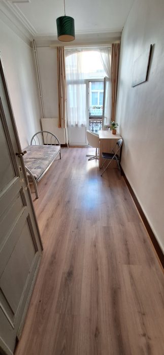 合租房 15 m² 在 Brussels Ixelles : Pte Namur / Flagey