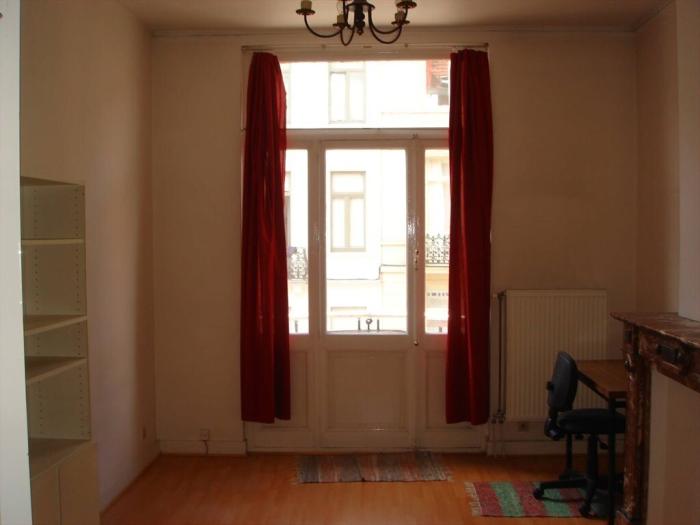 Shared housing 15 m² in Brussels Ixelles : cimetiere