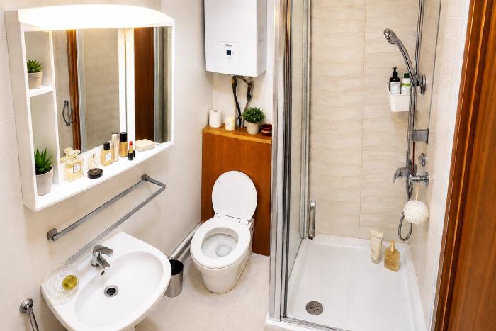 🗾 FR 🌁 Espace bien-être contemporain, où même les canards en plastique se sentent dans un spa  
🌆 NL 🌇 Hedendaagse wellness ruimte, waar zelfs de rubberen eendjes zich in een spa wanen 
🎆 EN 🎇 Contemporary wellness space, where even the rubber ducks feel like they’re in a spa.