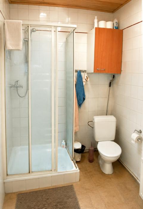 🎵 FR 💦 Salle de douche privée : un cocon où même les gouttes semblent de bonne humeur.

😊 NL👏Privé doucheruimte: een knusse cocon waar zelfs de waterdruppels lijken te glimlachen.

⭐ EN 🌦️ Private shower room: a cozy cocoon where even the water droplets seem to smile.