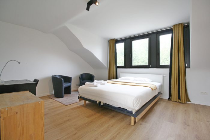 Room in owner's house 50 m² in Brussels Watermael-Boisfort