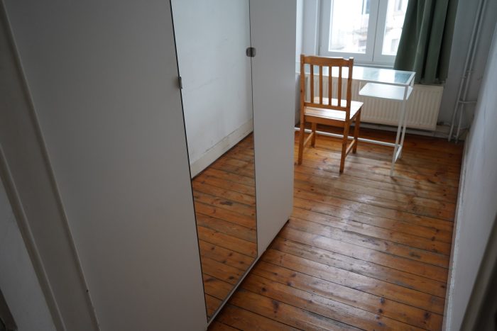 Chambre 22 m² Coté Rue