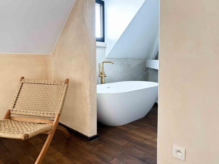 Bathtub
