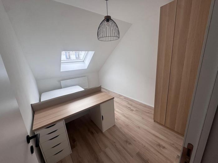 Chambre meublée