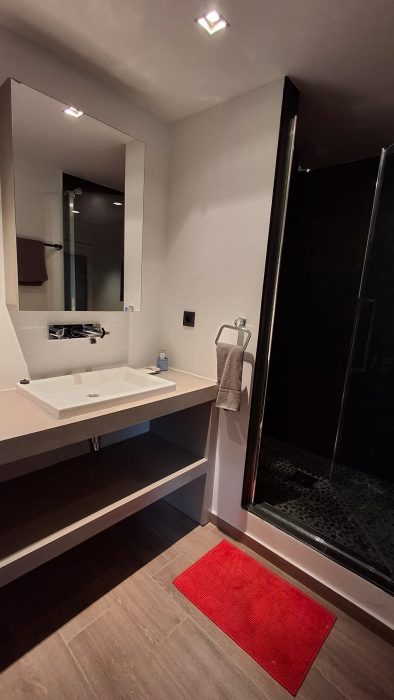 Salle de douche - Bathroom