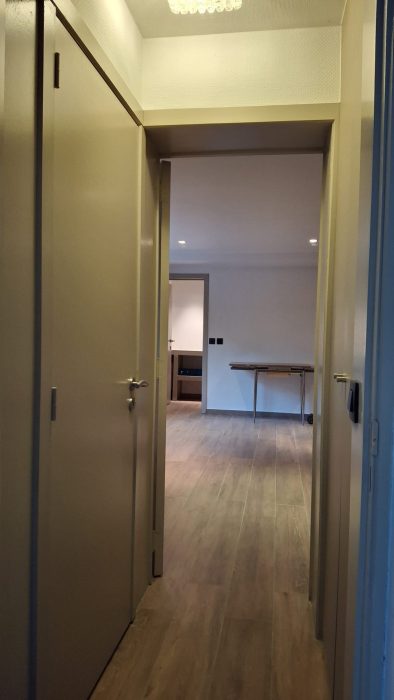 Vue de l'entrée - Entrance view