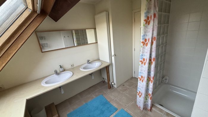 Room in owner's house 40 m² in Brussels Evere
