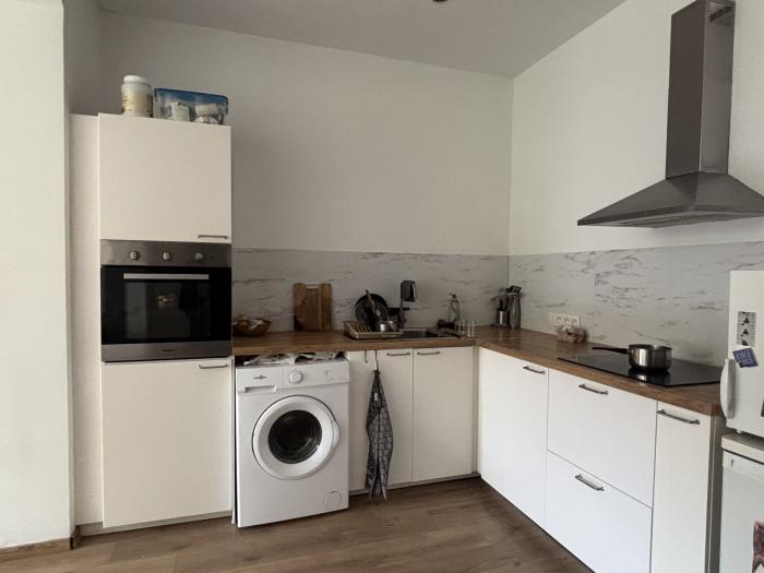 Kitchen/La Cuisine