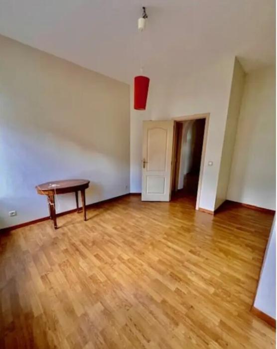 Shared housing 16 m² in Brussels Ixelles : cimetiere