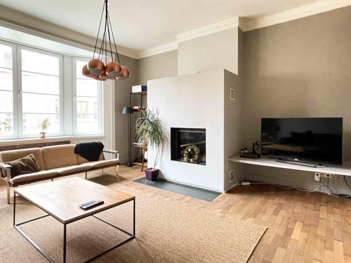 Living Room/TV Room