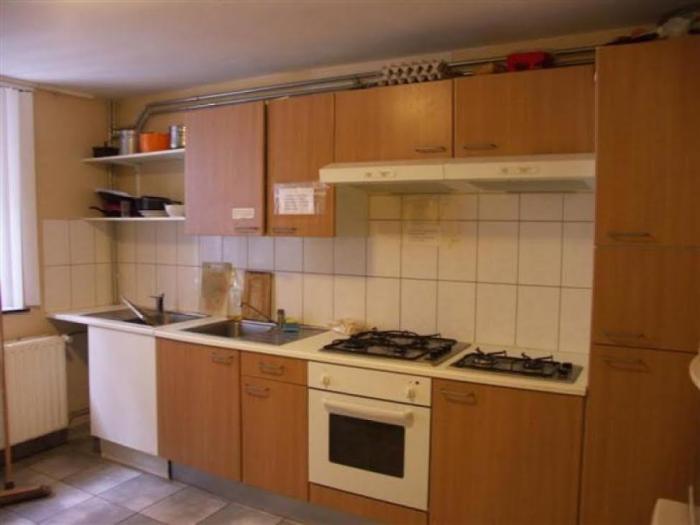 合租房 18 m² 在 Brussels Ixelles : Pte Namur / Flagey